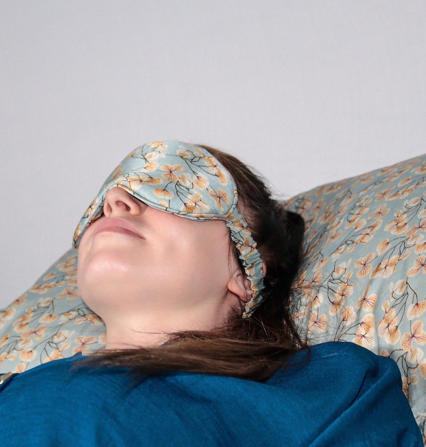 Silk Pillowcase, Eye Mask And Scrunchie Set Leaves Botanical Meadows