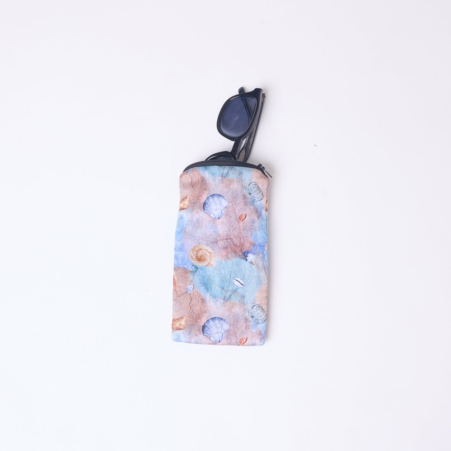SILK GLASSES CASE CORALS AND SHELLS