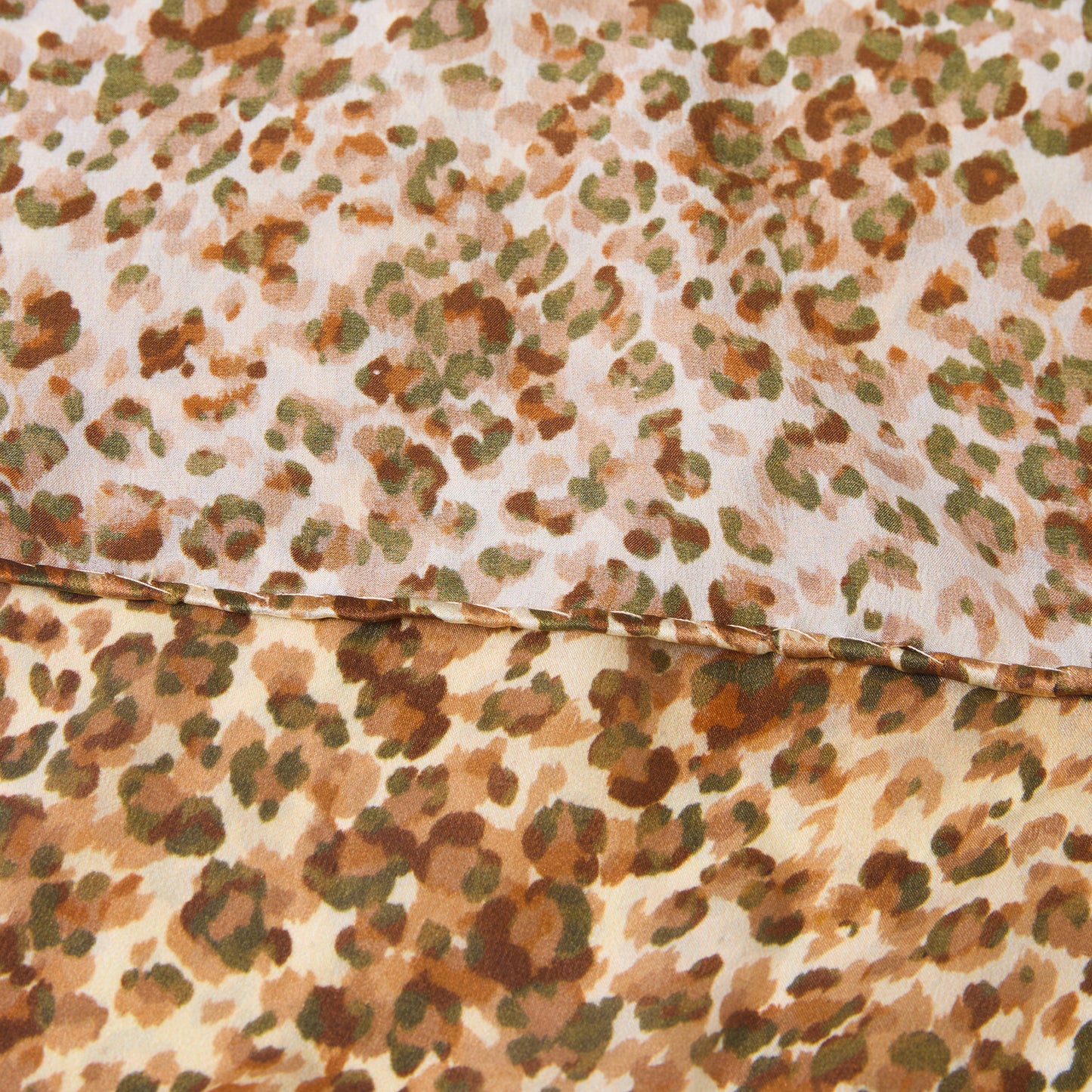 LARGE SQUARE SILK SCARF LEOPARD