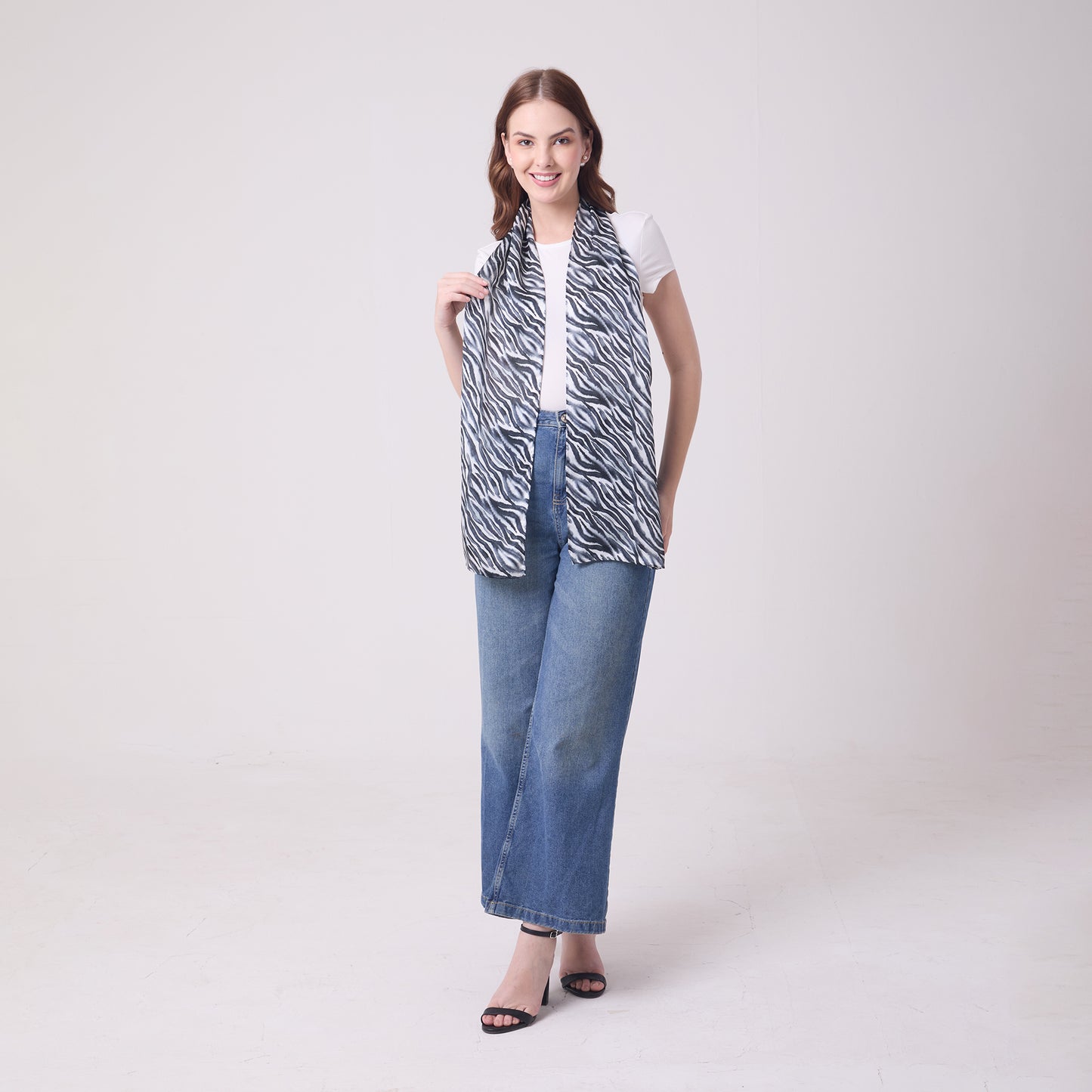 LONG HANDROLL HEMMED SCARF ZEBRA