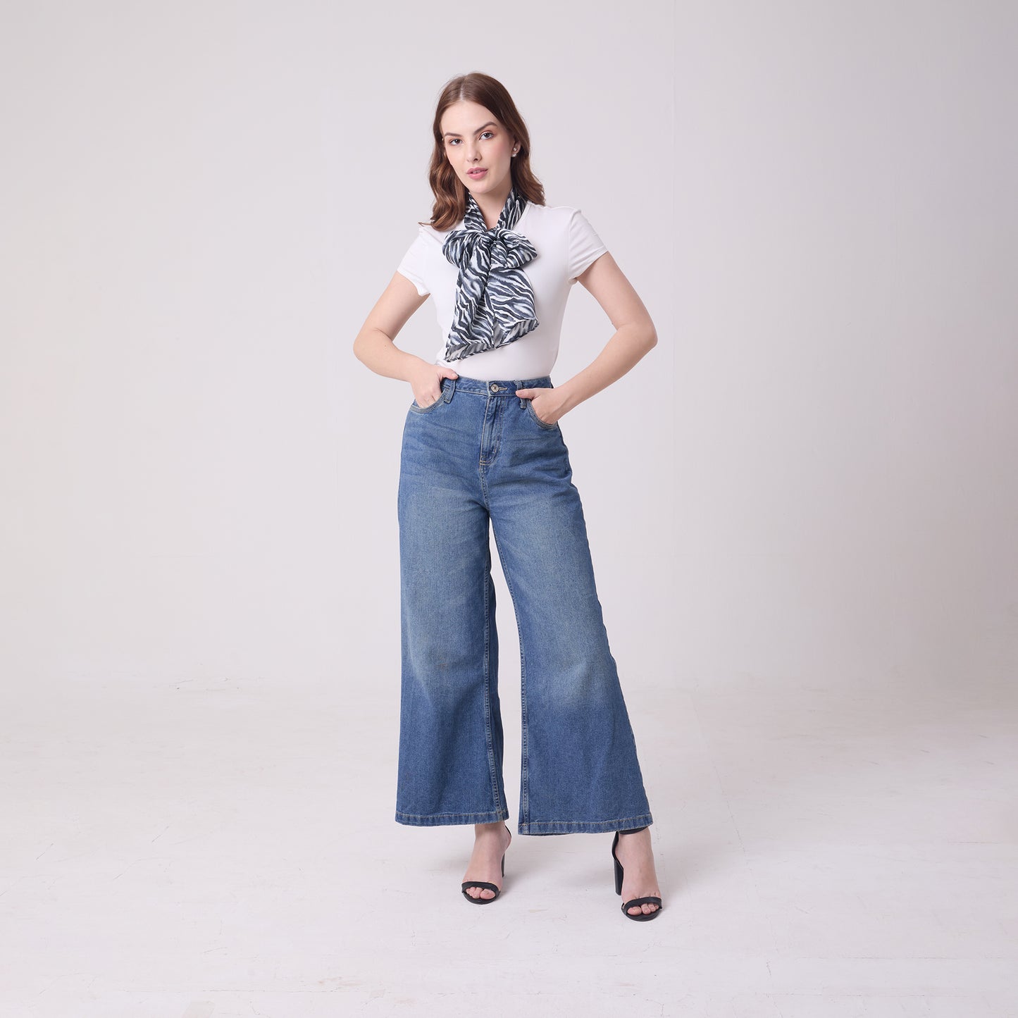 LONG HANDROLL HEMMED SCARF ZEBRA