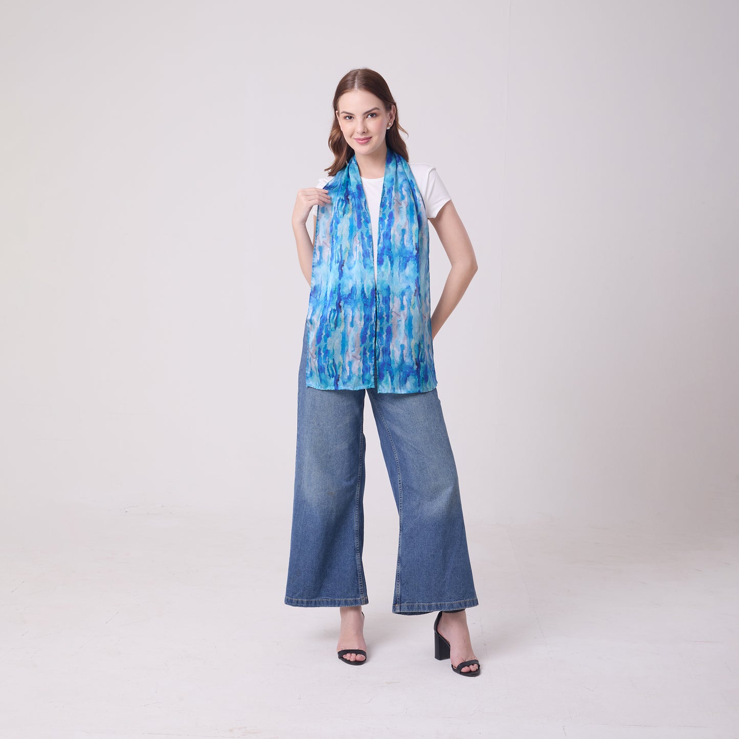 LONG HANDROLL HEMMED SCARF AQUA