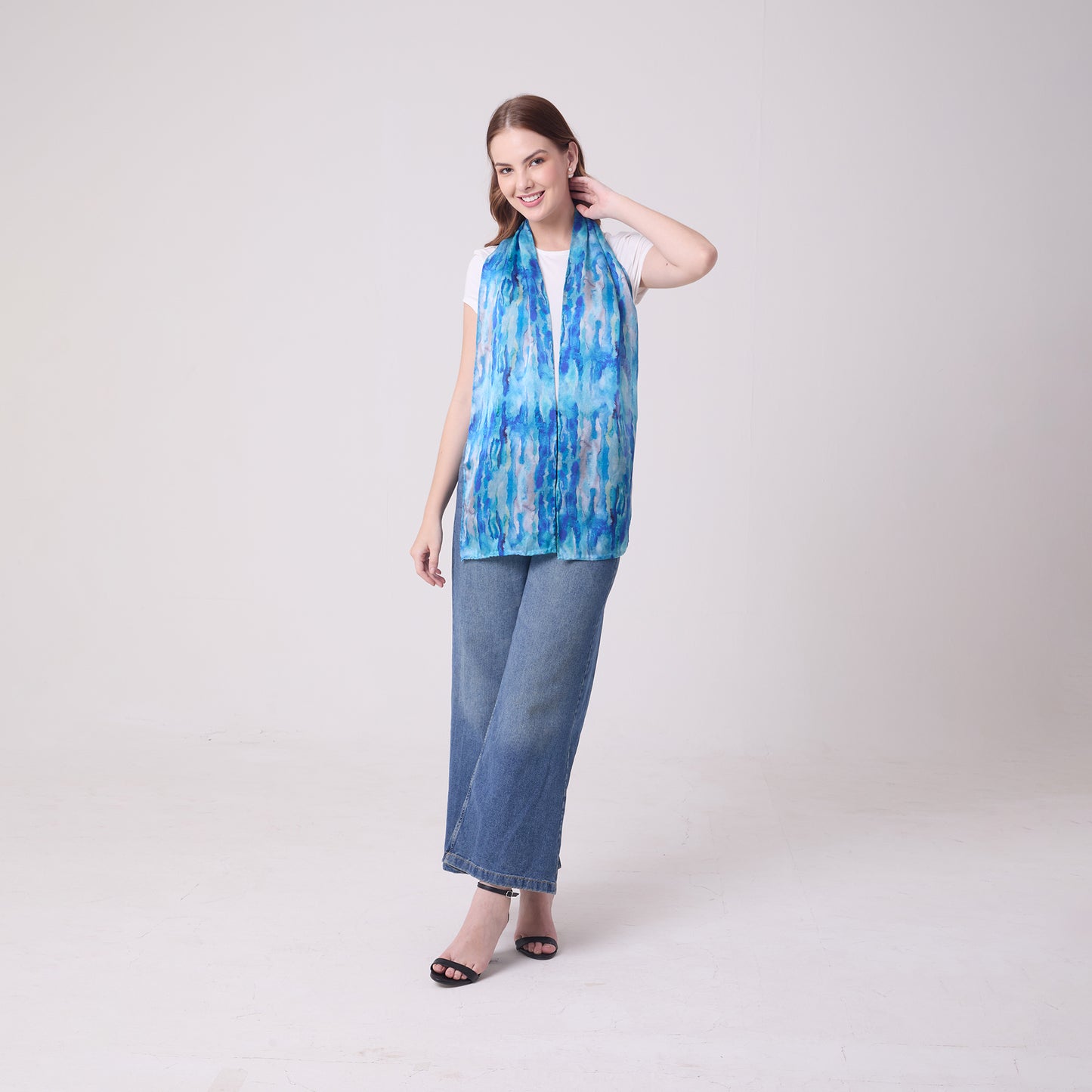 LONG HANDROLL HEMMED SCARF AQUA