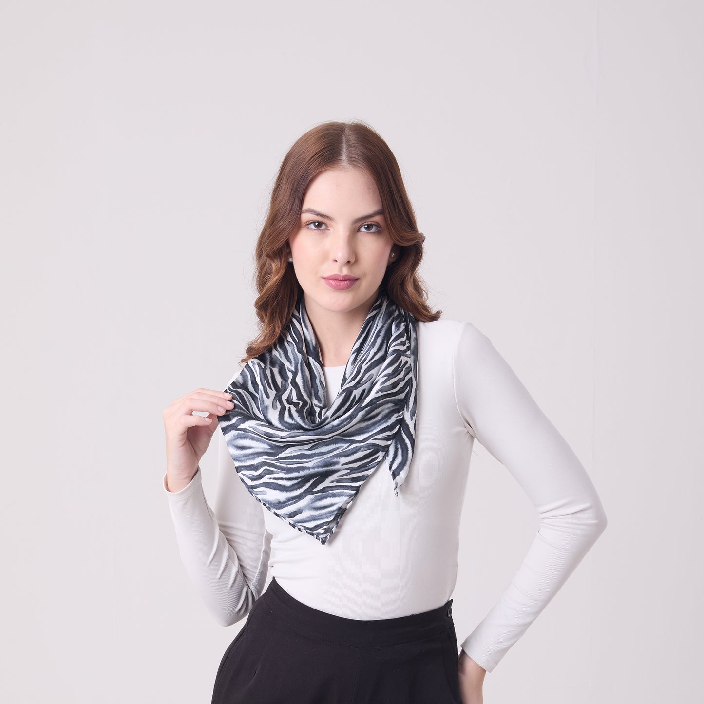 LARGE SQUARE SILK SCARF ZEBRA