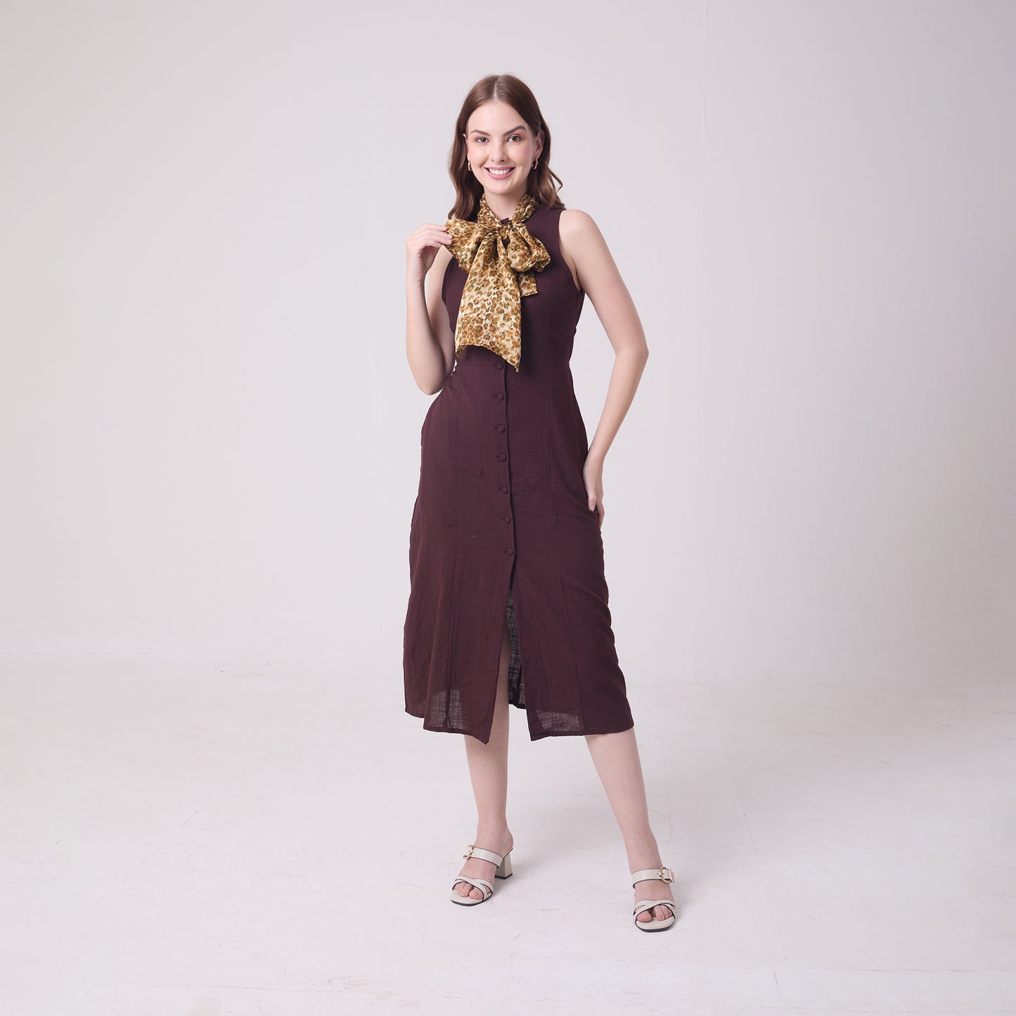 LONG HANDROLL HEMMED SCARF LEOPARD